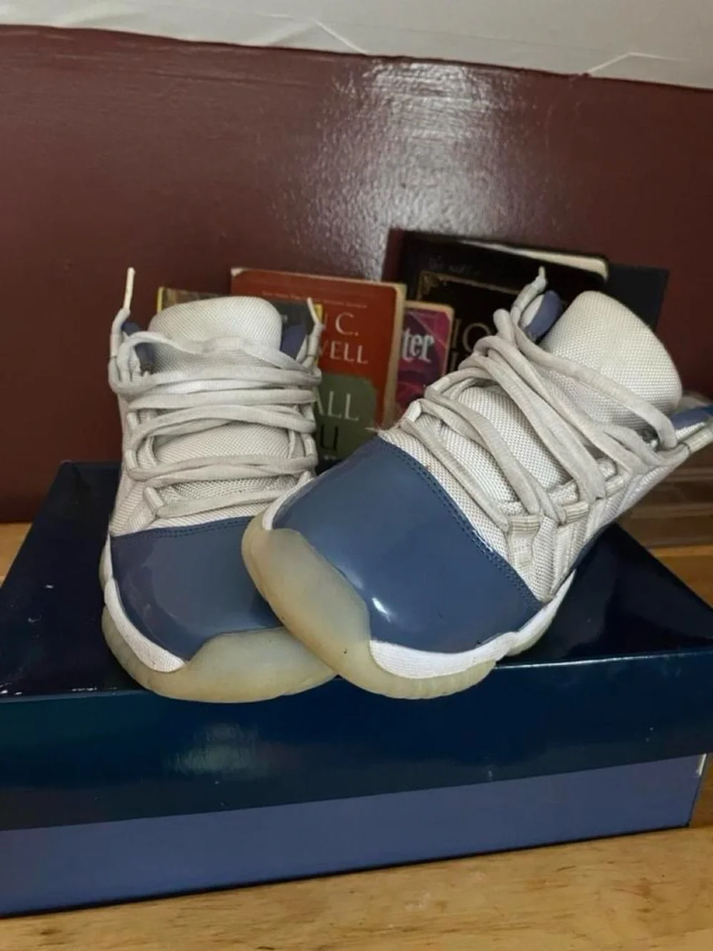 Jordan Men's Low-Top Sneakers in White and Navy